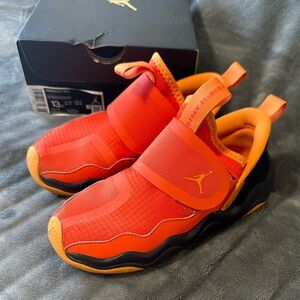 Kids Jordan 23/7 sneakers